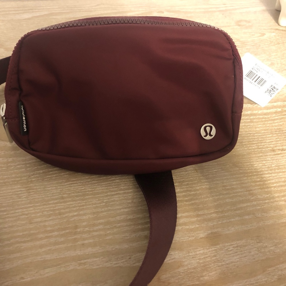 Lululemon Everywhere Belt Bag In Burgundy